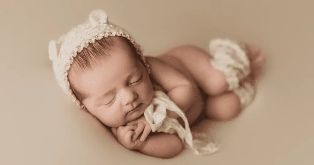 Hiring a Newborn Photographer-2